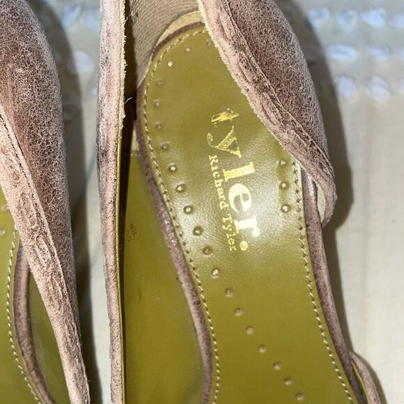 Richard Tyler Red Leather Peep Toe Pumps Sz 7.5 - Picture 2 of 7